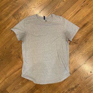 🤙🏻 4 FOR $20 🤙🏻 H&M Scallop Short Sleeve Tee